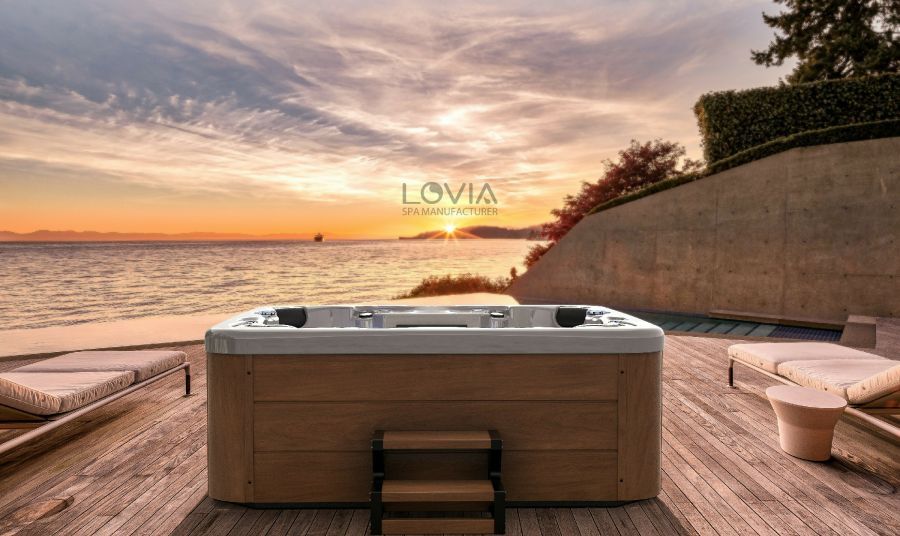 Buying an 5-person hot tub
