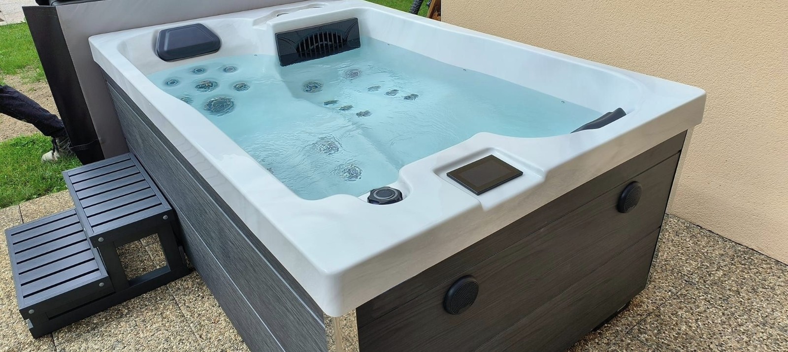 small jetted tub small jetted tub