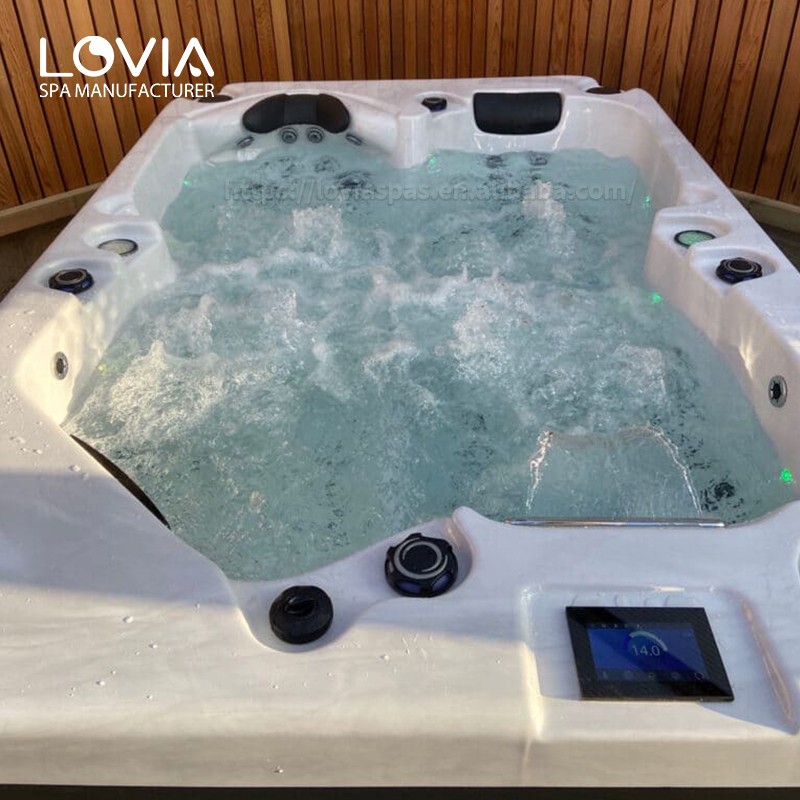 outdoor spa hot tub