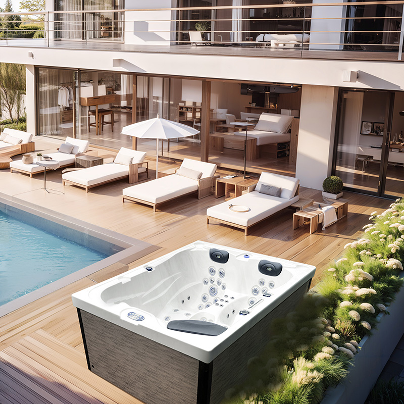 Can an outdoor spa hot tub be left empty in the summer?