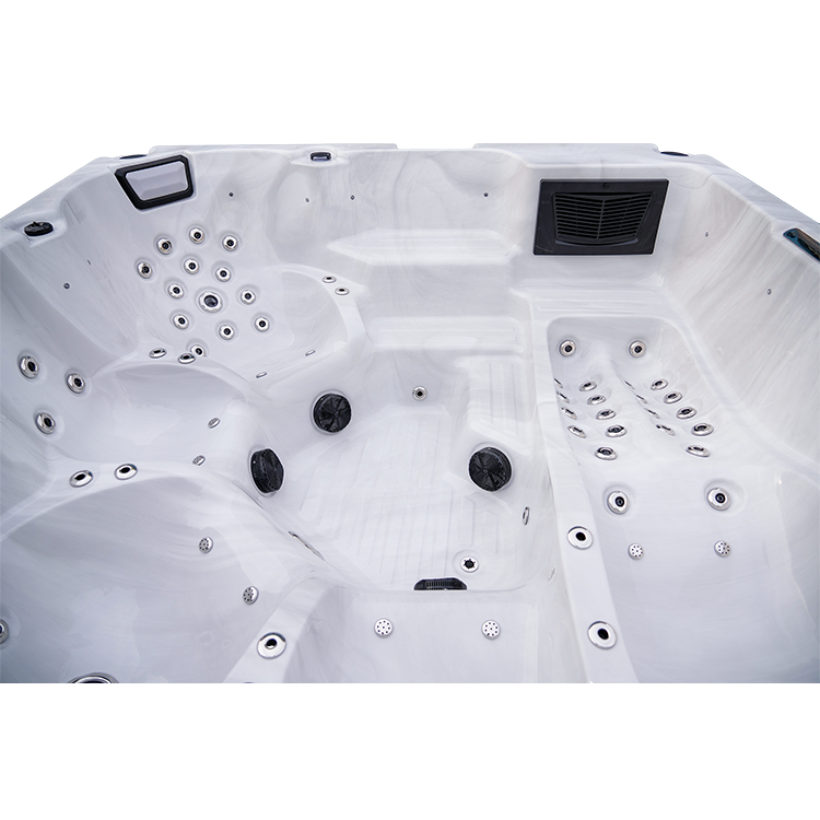 5 person luxuria spas lounger hot tub with ozonator