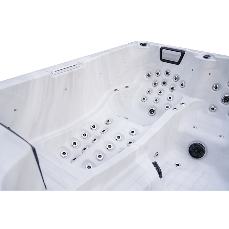 5 person luxuria spas lounger hot tub with ozonator