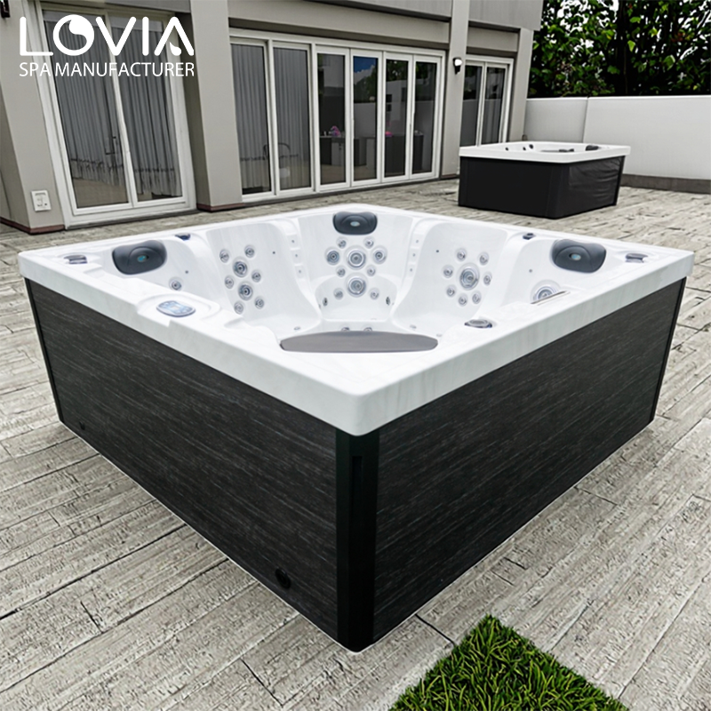 outdoor spa jacuzzi tub