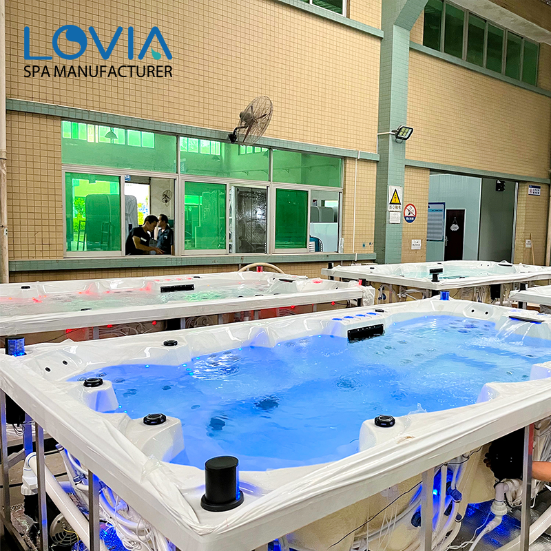 Un taux de chlore élevé peut-il faire jaunir l'eau d'un spa ou d'un jacuzzi ?