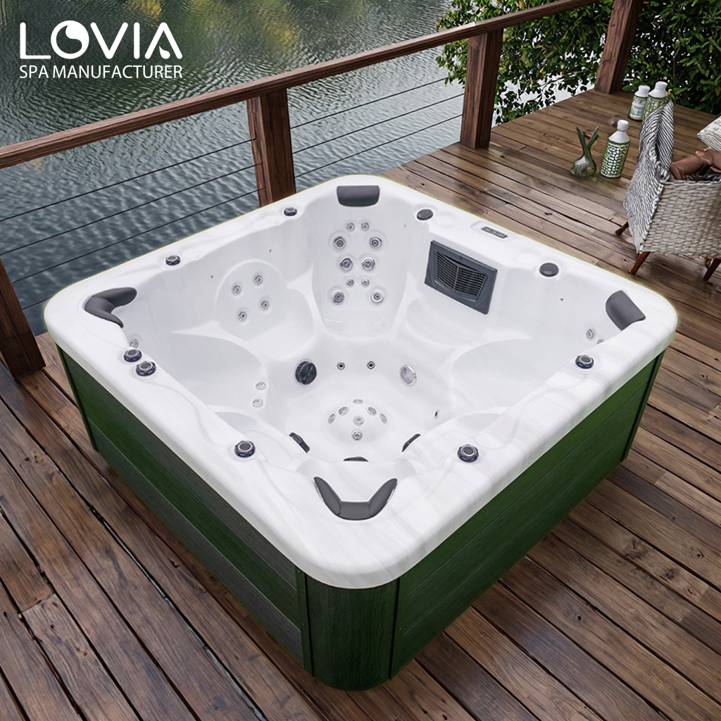outdoor spa hot tub