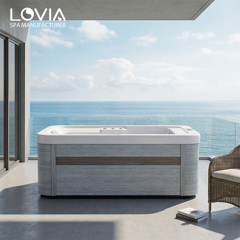 What is the optimal temperature for a swim spa tub in winter?