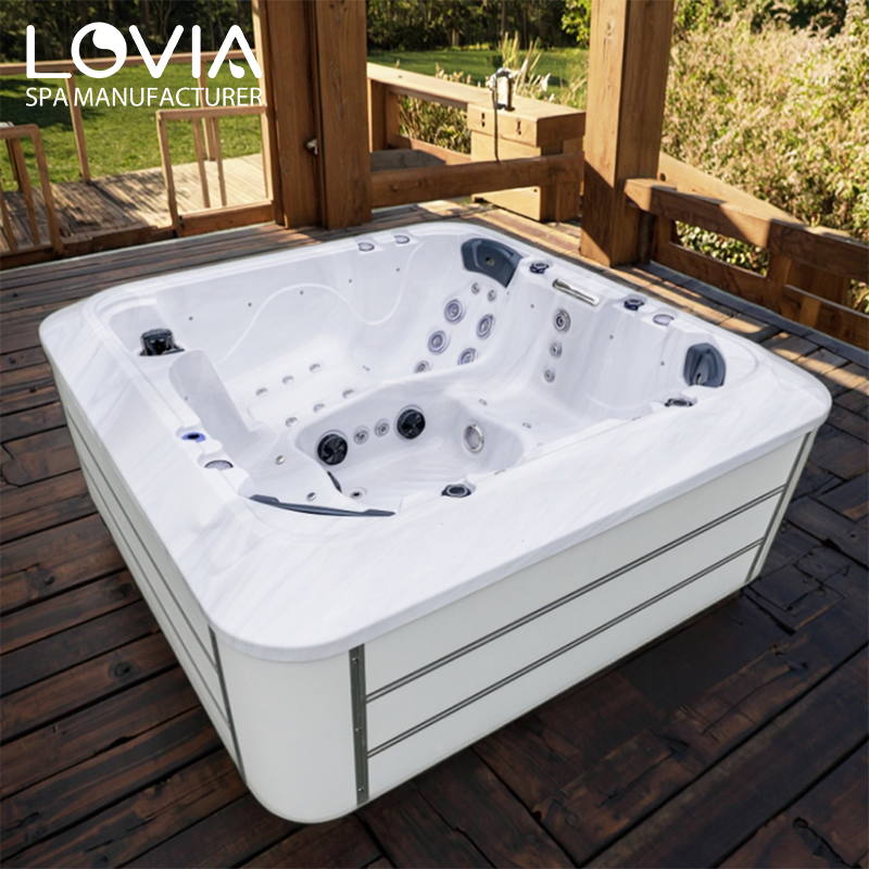Est-il acceptable de se baigner tous les jours dans un spa extérieur ? Est-il acceptable de se baigner tous les jours dans un spa extérieur ?