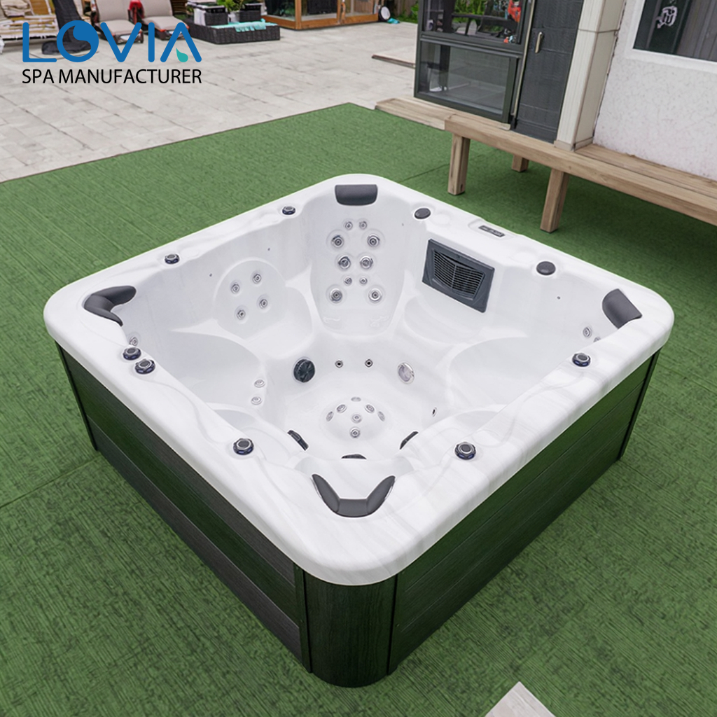 Outdoor 5-Person Hot Tub Outdoor 5-Person Hot Tub