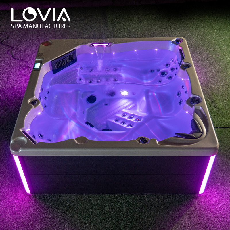 outdoor jacuzzi hot tub