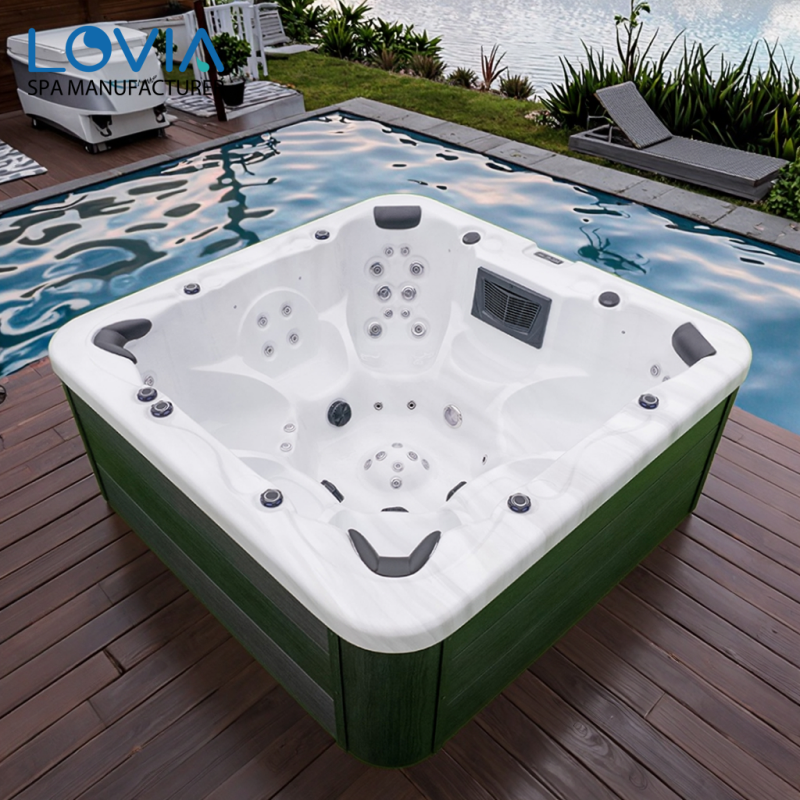 jacuzzi outdoor spa