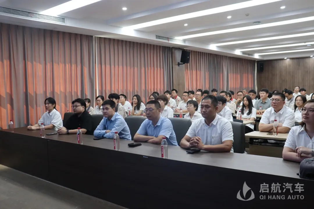 The grand ceremony of observing the country, forging the soul of the enterprise: all employees of Qihang Automobile jointly observe the military para The grand ceremony of observing the country, forging the soul of the enterprise: all employees of Qihang Automobile jointly observe the military para