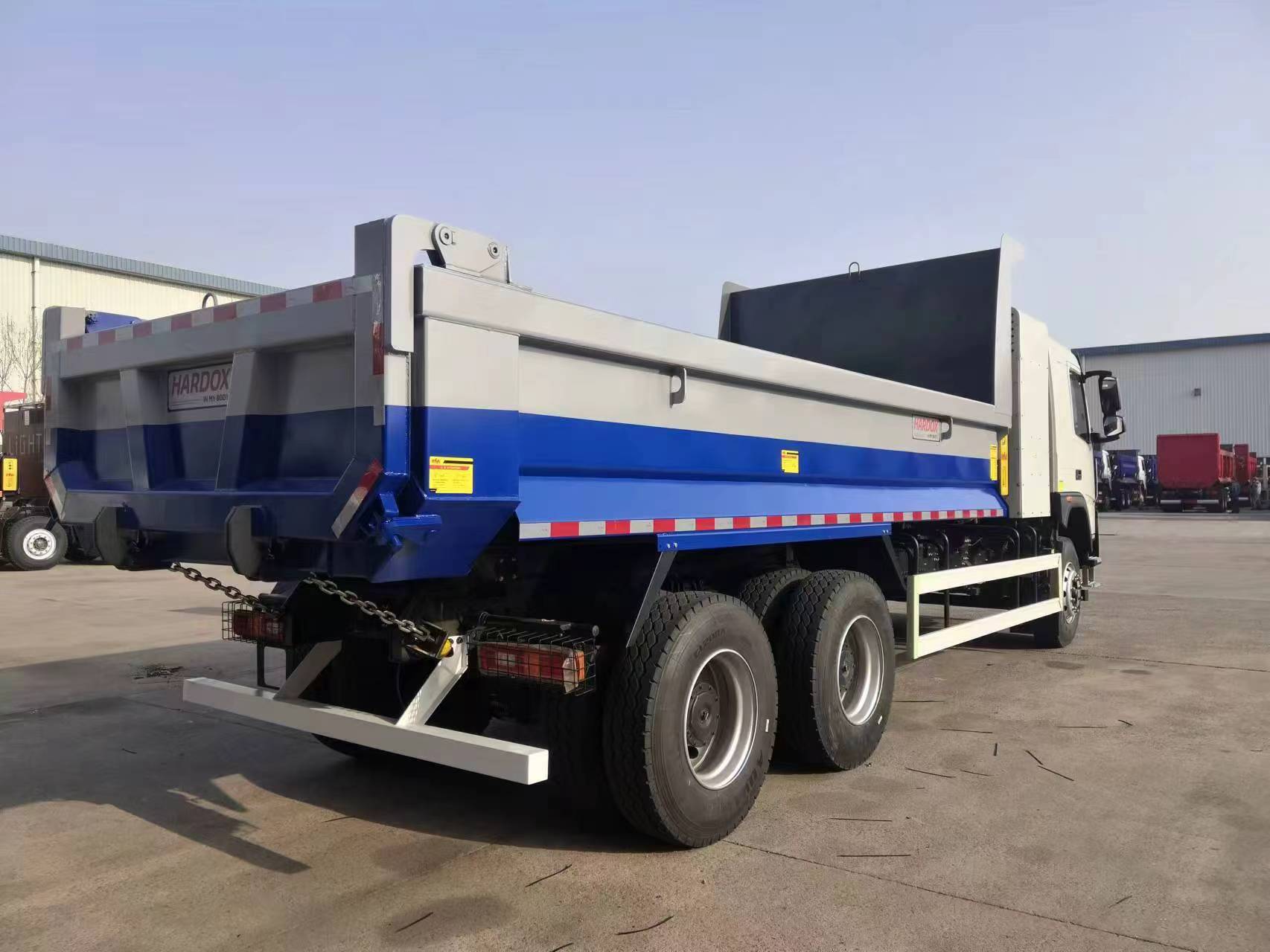 Pure electric dump truck