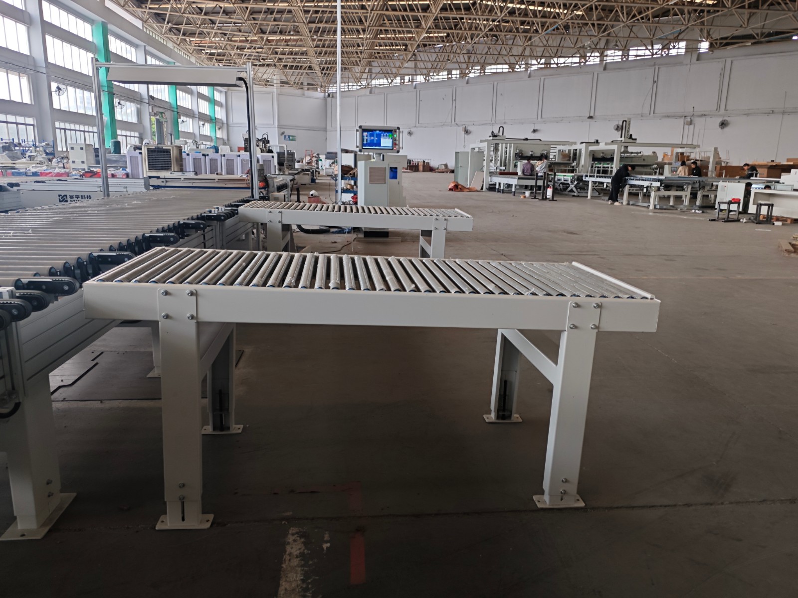 industrial powered roller conveyor for woodworking factories