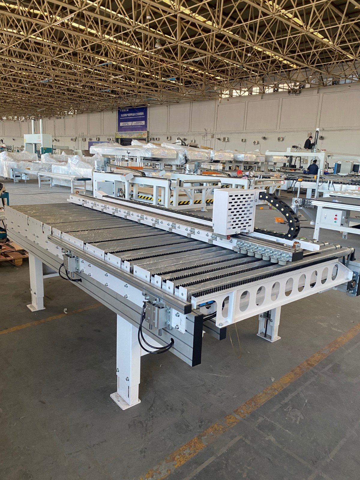 labeling machine for wood panels labeling machine for wood panels