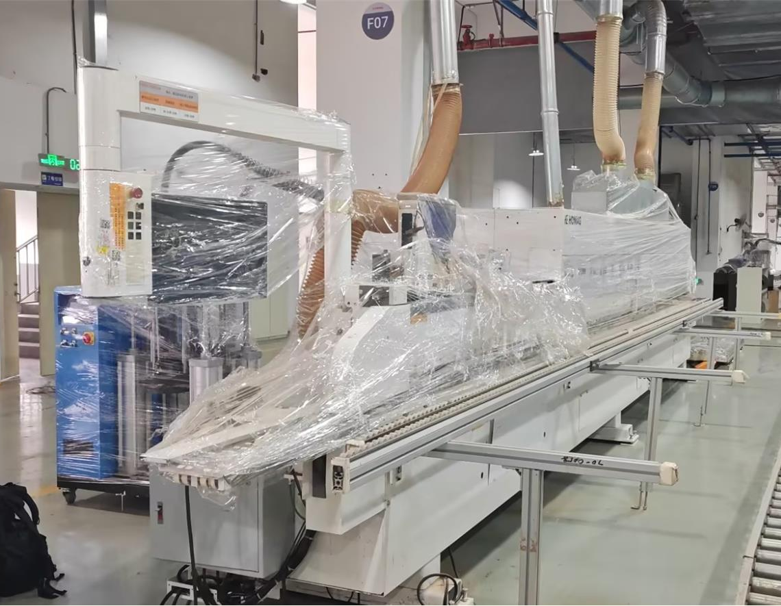 Laser laminating device Laser laminating device
