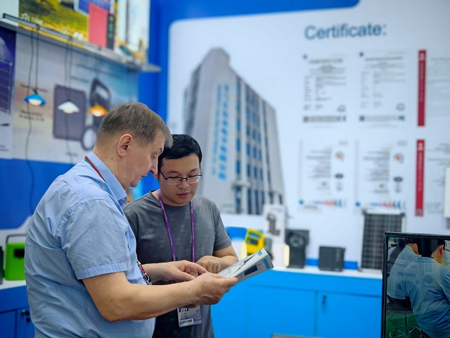 Outdoor Solar SOS Light