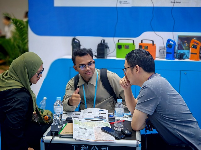 VeraSol solar home system kit