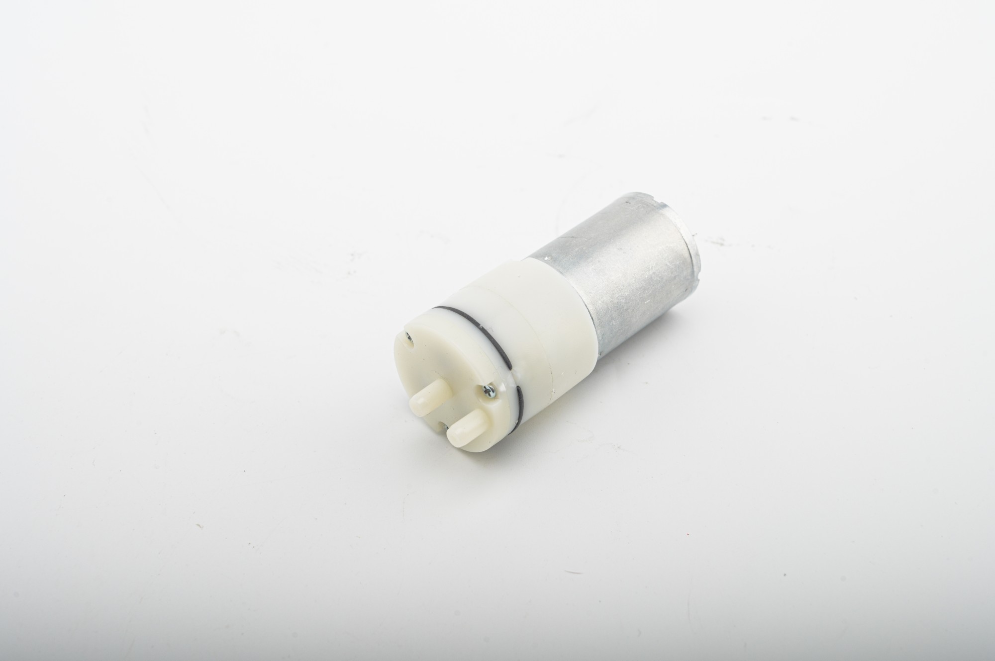 27mm 3.7V 6V 12V 24V DC 370 pump applied in semiconductors, healthcare, and food processing