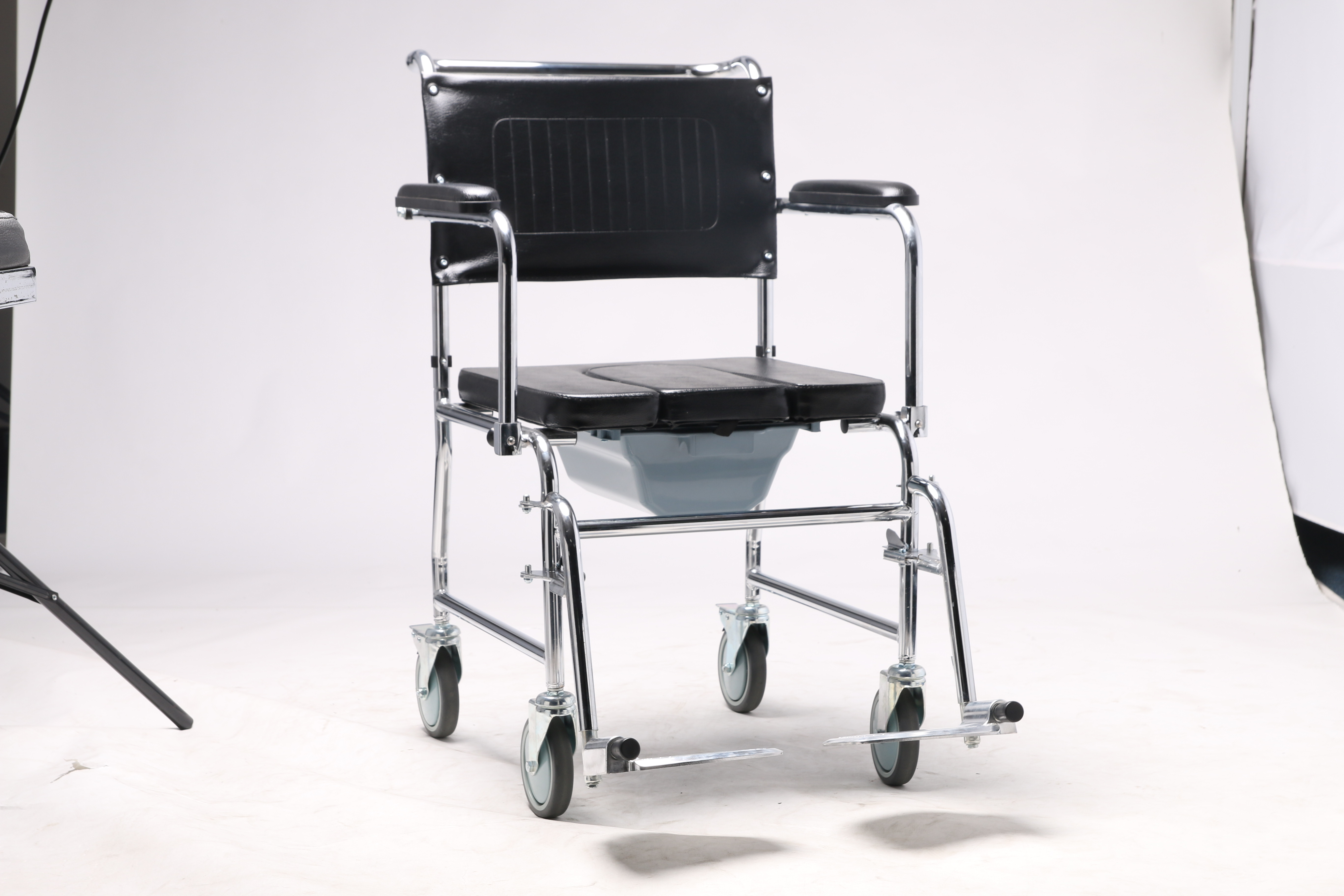 Medical Steel High Strength Commode Wheelchair