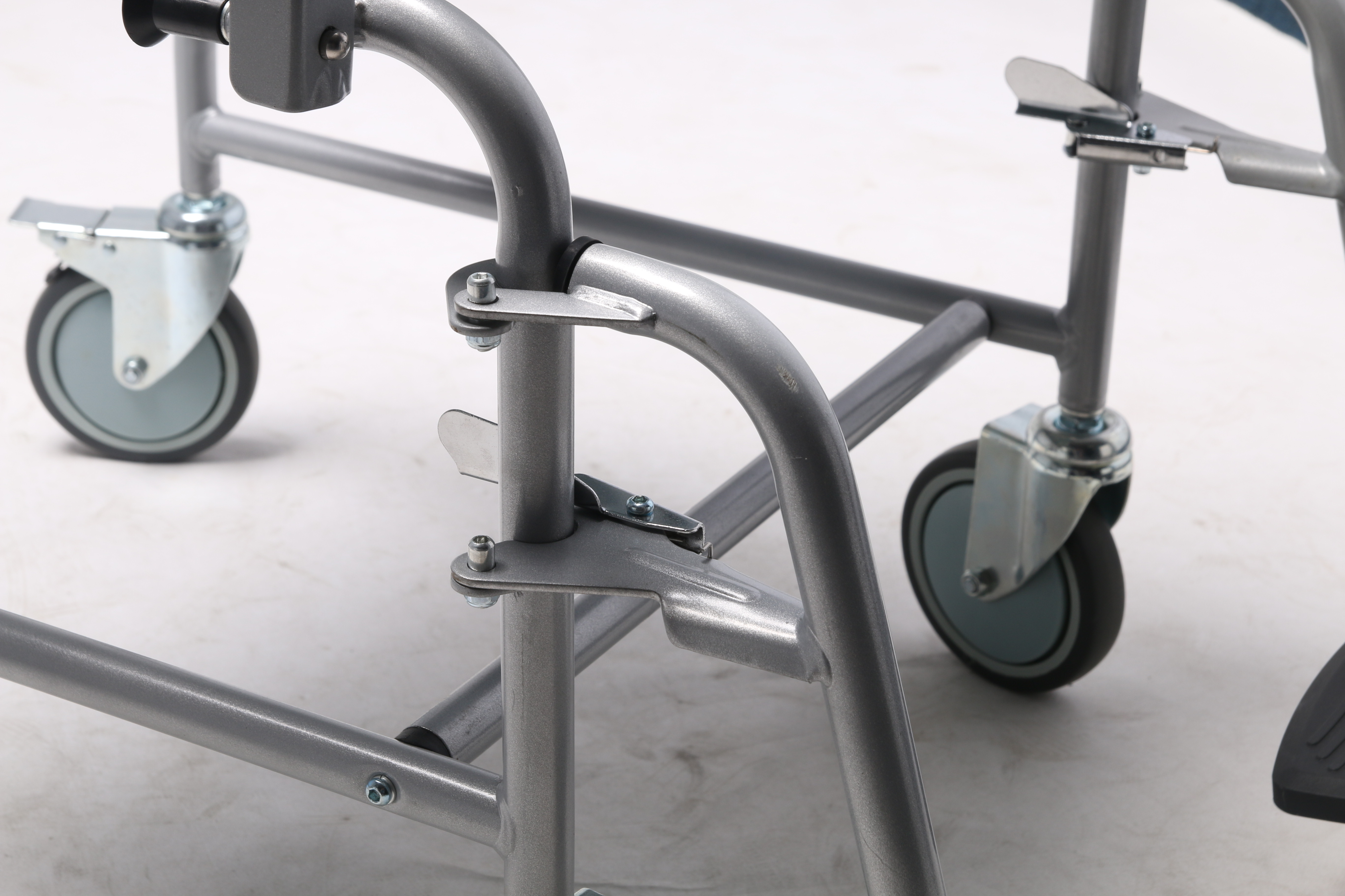 Folding Flip down Armrest Detachable Legrest Toilet Commode Chair Wheelchair COMMODE CHAIR