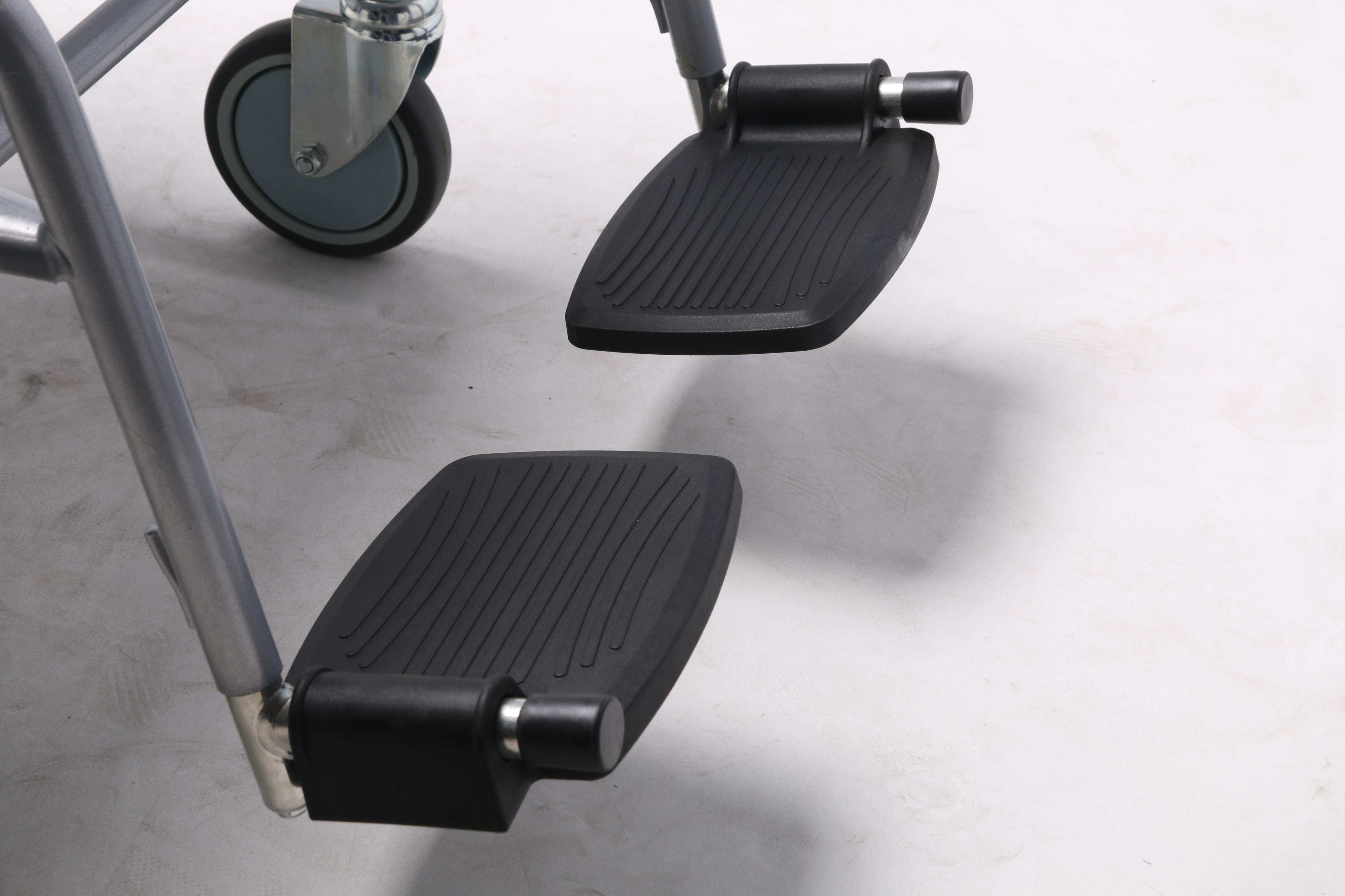 Folding Flip down Armrest Detachable Legrest Toilet Commode Chair Wheelchair COMMODE CHAIR