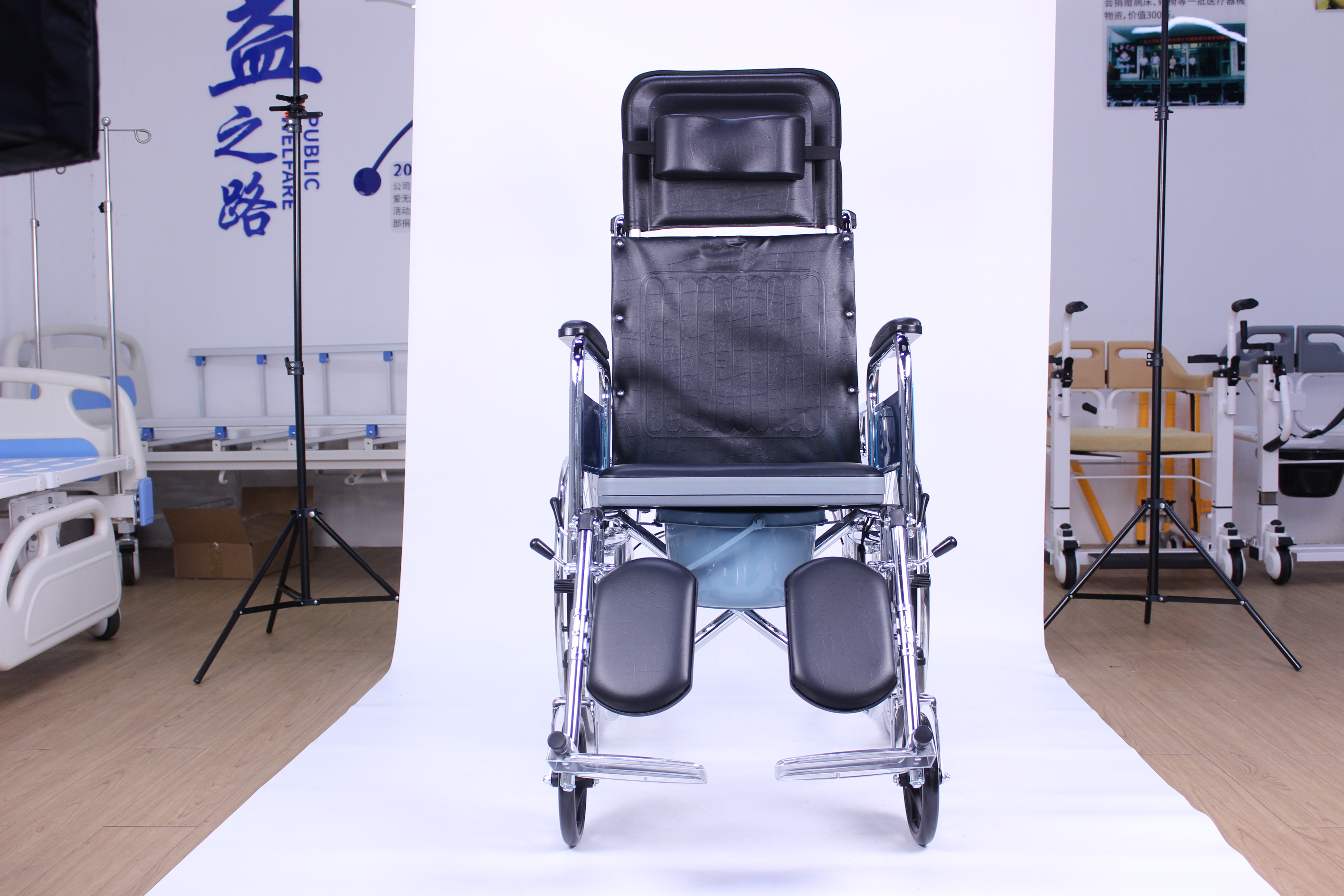 Folding Detachable Armrest Detachable Legrest Toilet Commode Chair Wheelchair COMMODE CHAIR