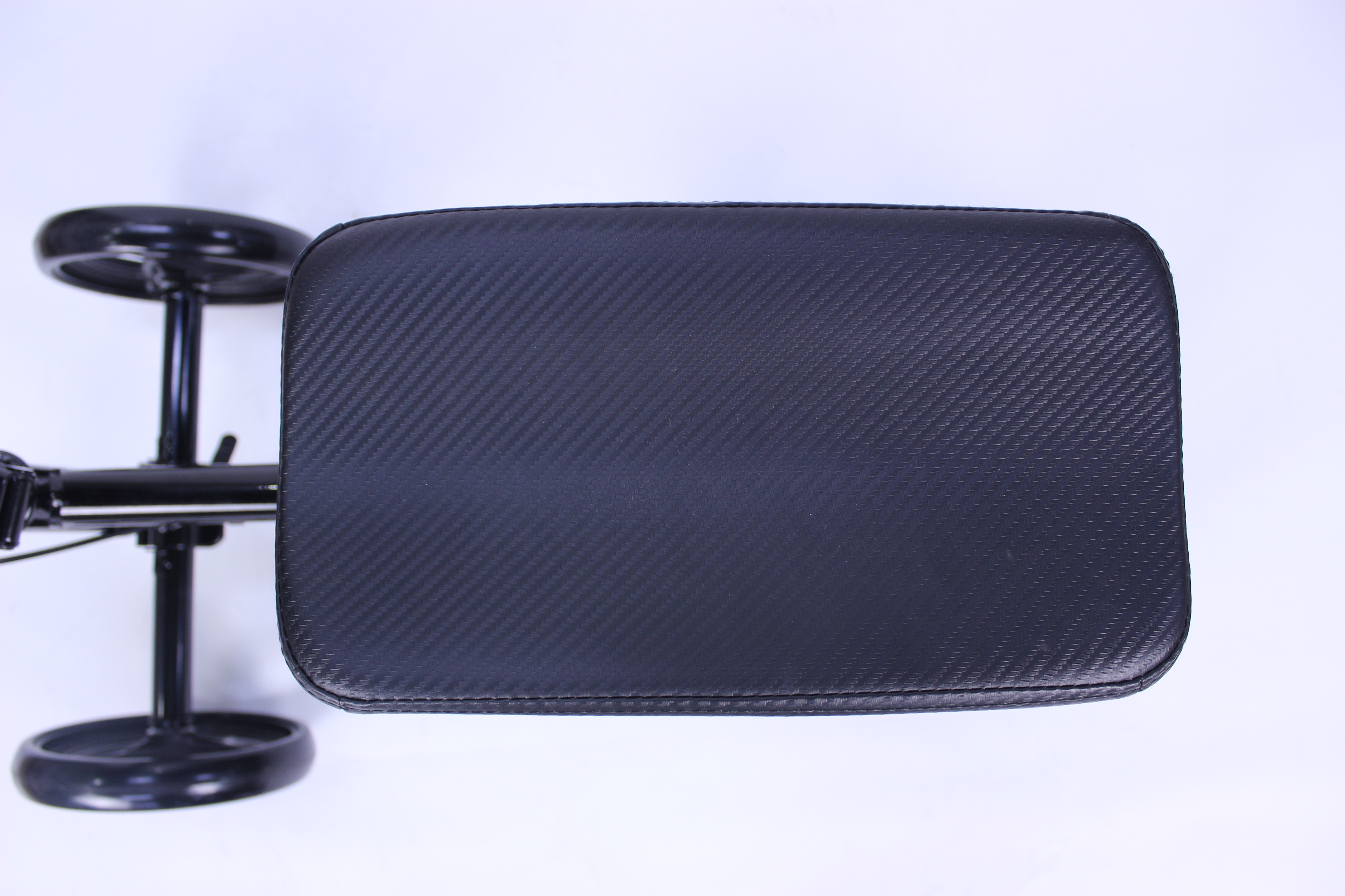 Knee walker for user weak in leg STEERABLE KNEE WALKER