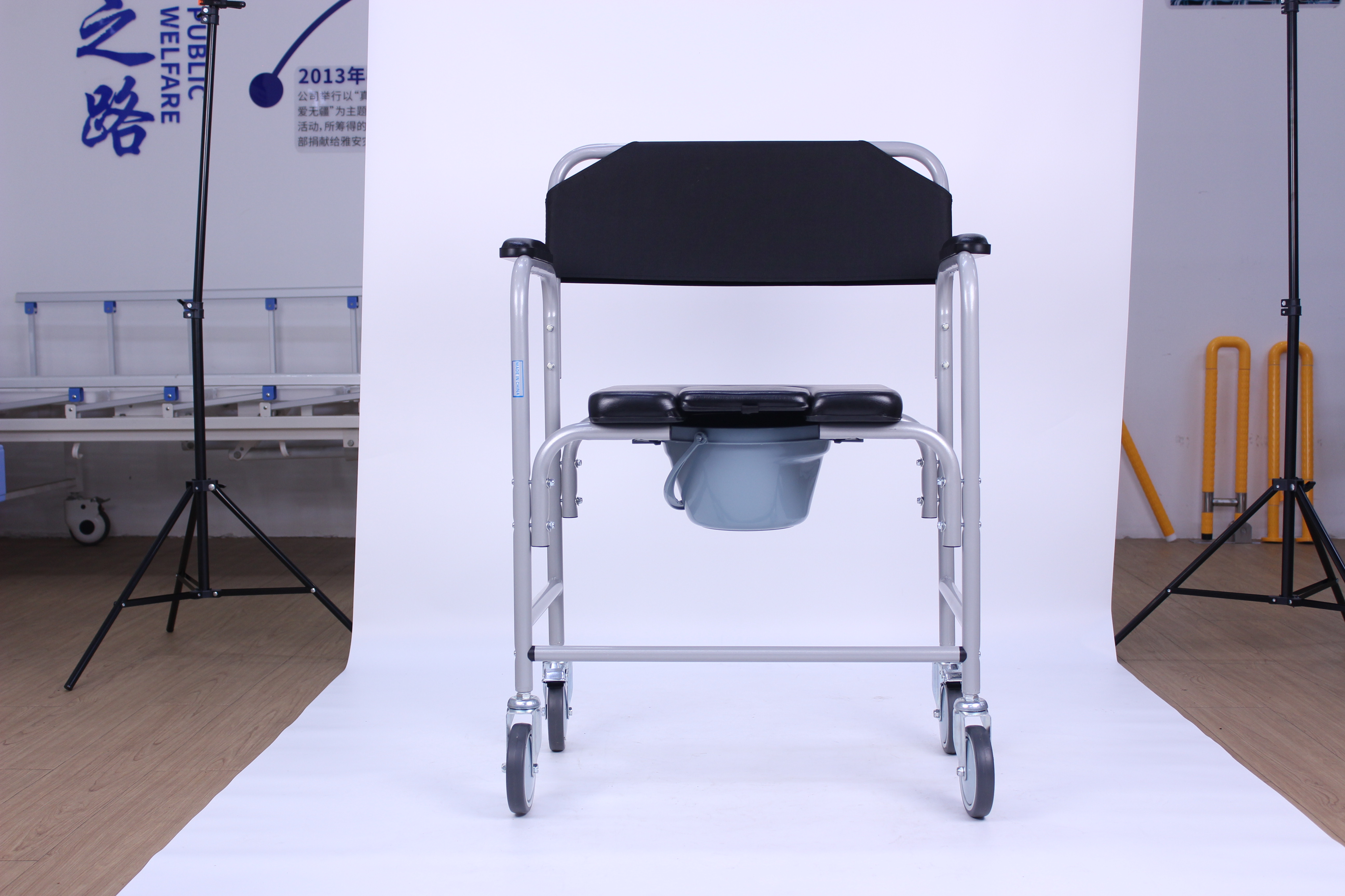 Folding Height Comfortable Adjustable Commode Chair Wheelchair