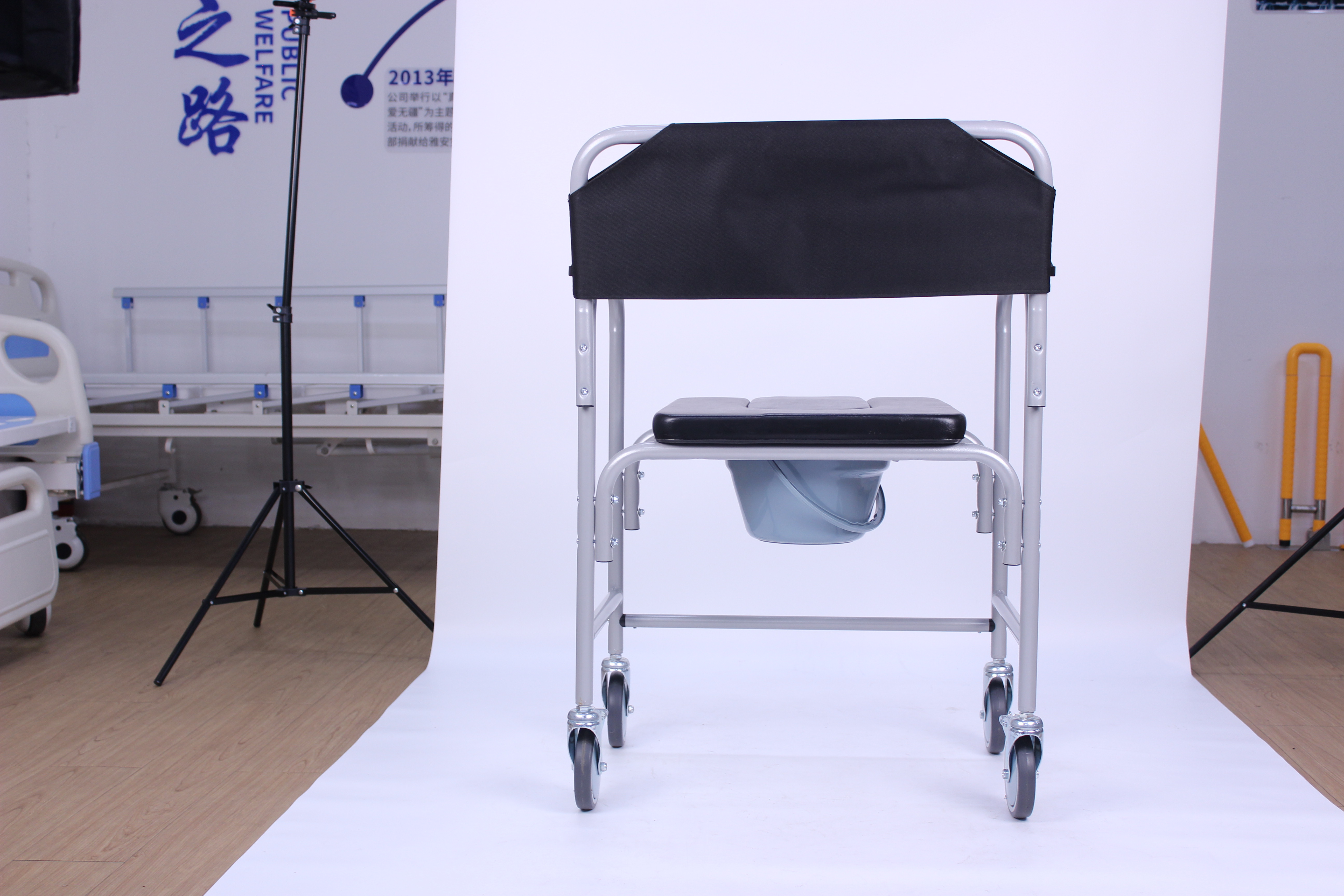 Folding Height Comfortable Adjustable Commode Chair Wheelchair