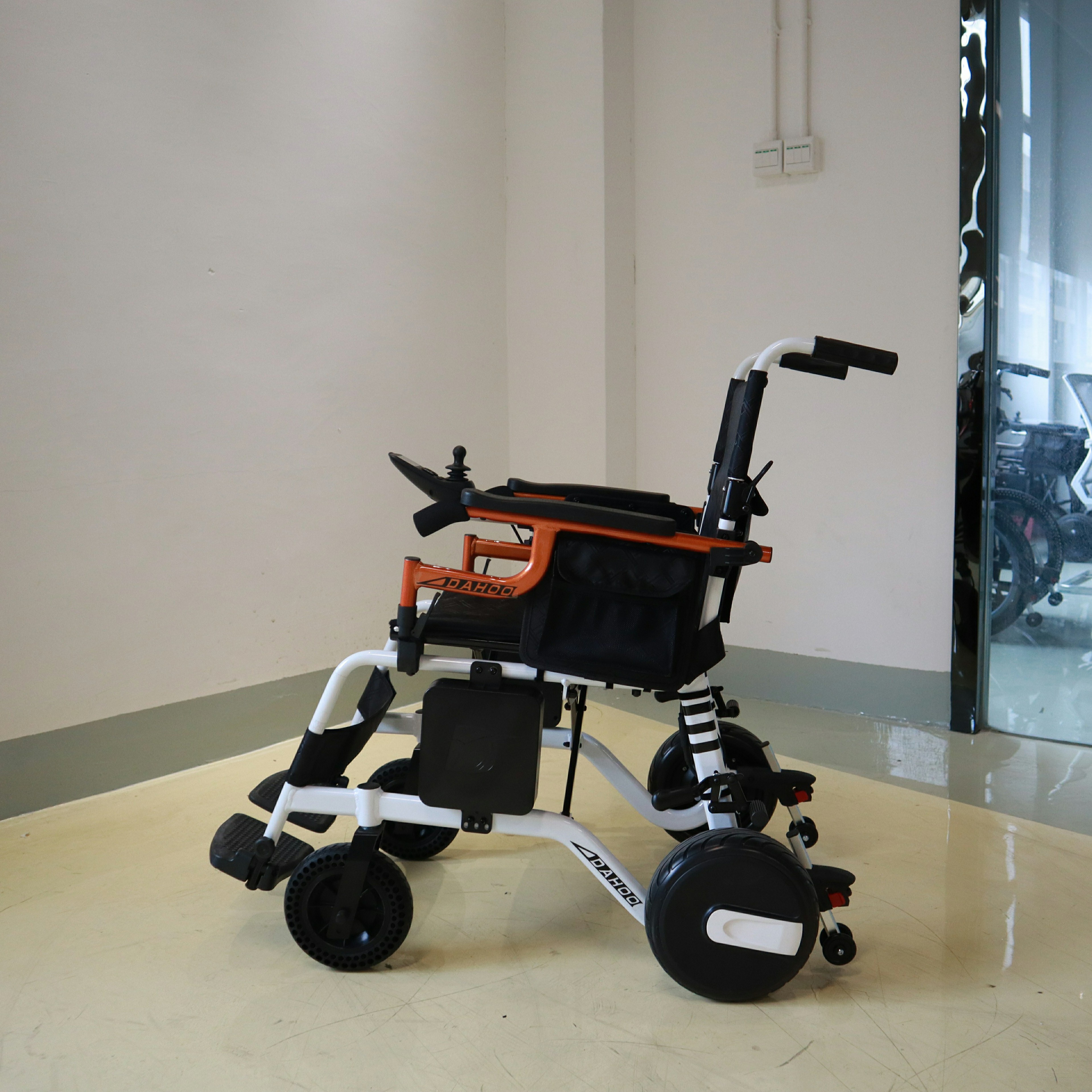 20KG Brushless Light Electric Wheelchair Folding with Flip up Armrest Detachable Battery