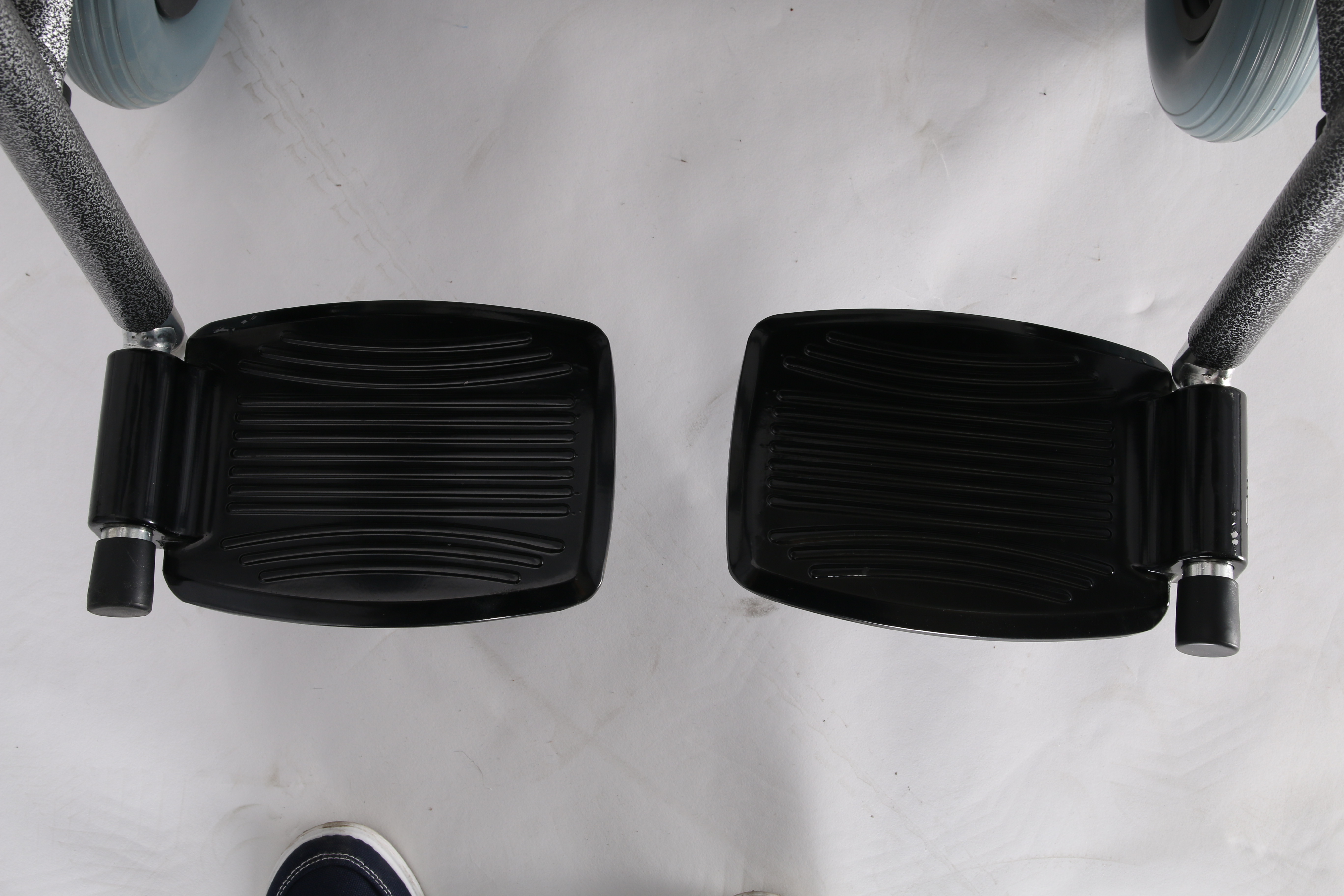 Economic Heavy Duty Strong Electric Wheelchair