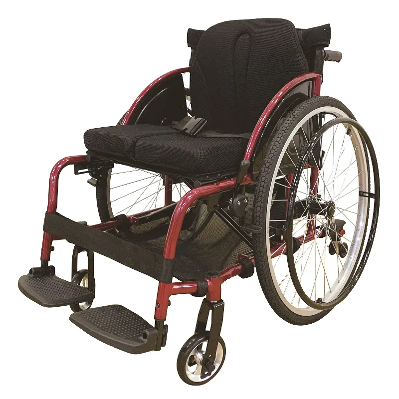 Why should wheelchair users only sit for a maximum of 4 hours a day?