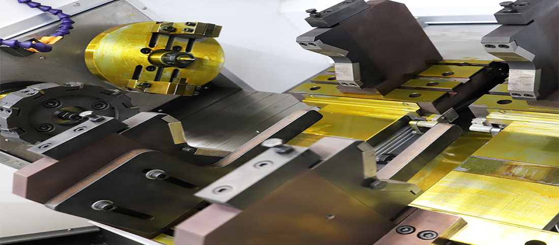 machine with drilling spindle machine with drilling spindle