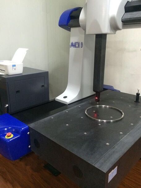 Controllo a tre coordinate dei cuscinetti di precisione