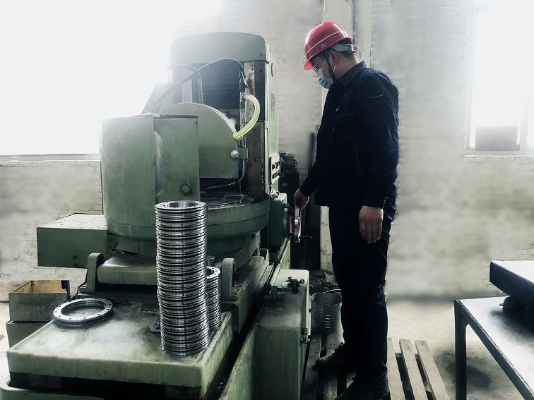 Rettificatrice di precisione - l'ultimo controllo del cuscinetto orientabile