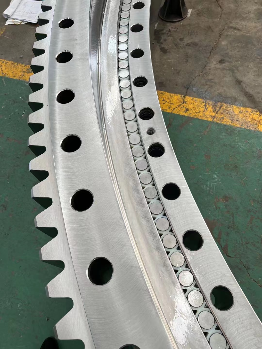 three-row slewing rings