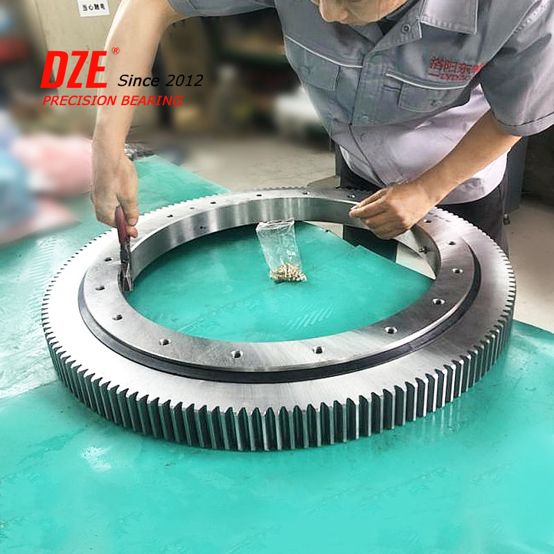XSA140414 slewing bearing with External teeth and double seals
