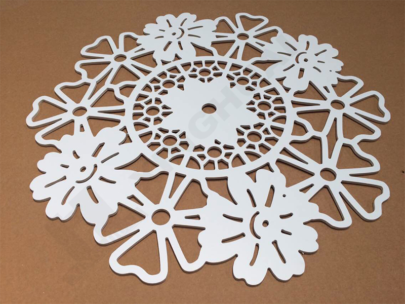 Qual a espessura da placa de PVC que pode ser esculpida?