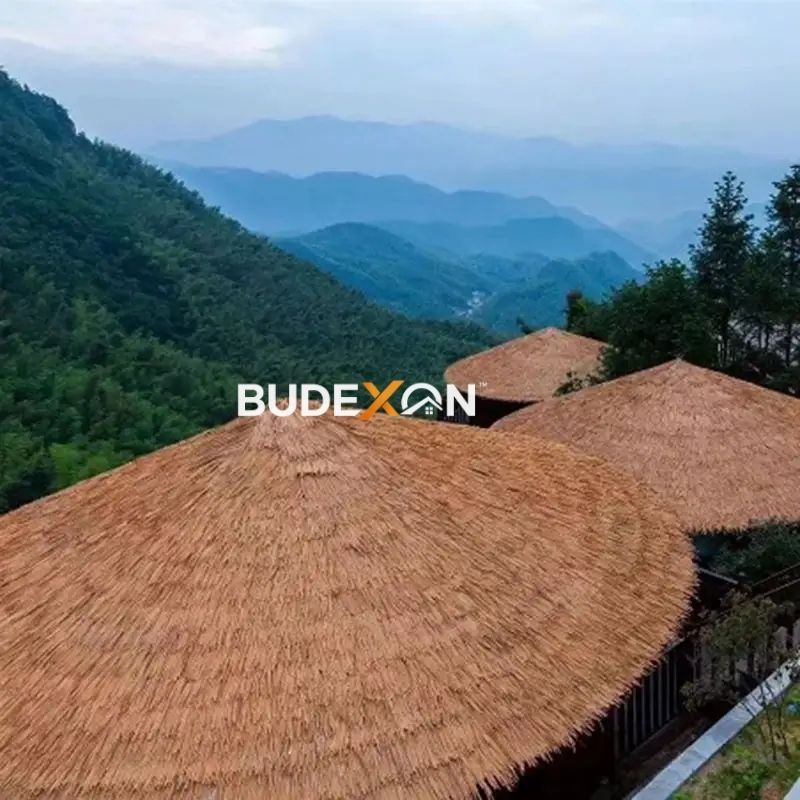 Techos de paja modernos e impermeables para hoteles, villas y complejos turísticos.