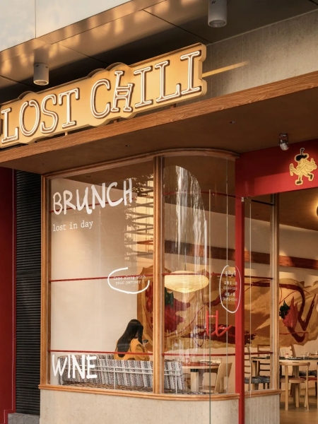 Signboards are important outdoor advertising spaces in the catering industry