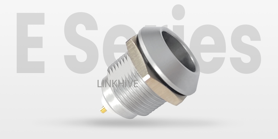 Miniature female socket