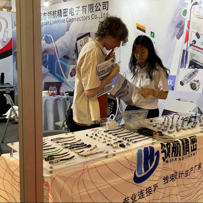 LINKHIVE Presents Medical-Grade Push Pull Connectors at CMEF Shanghai 2025