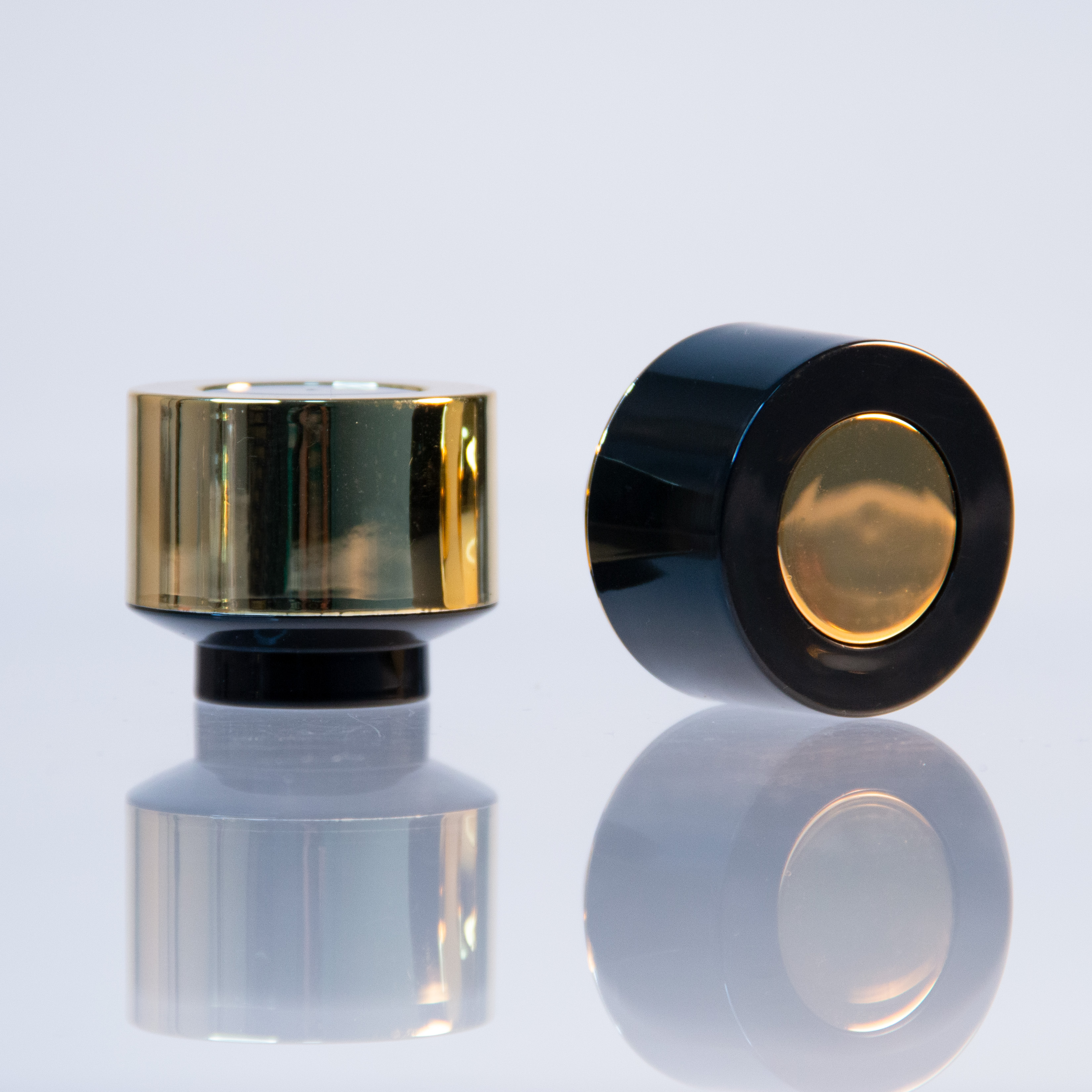 Premium Unique Shape Black and Gold Perfume Bottle Cap