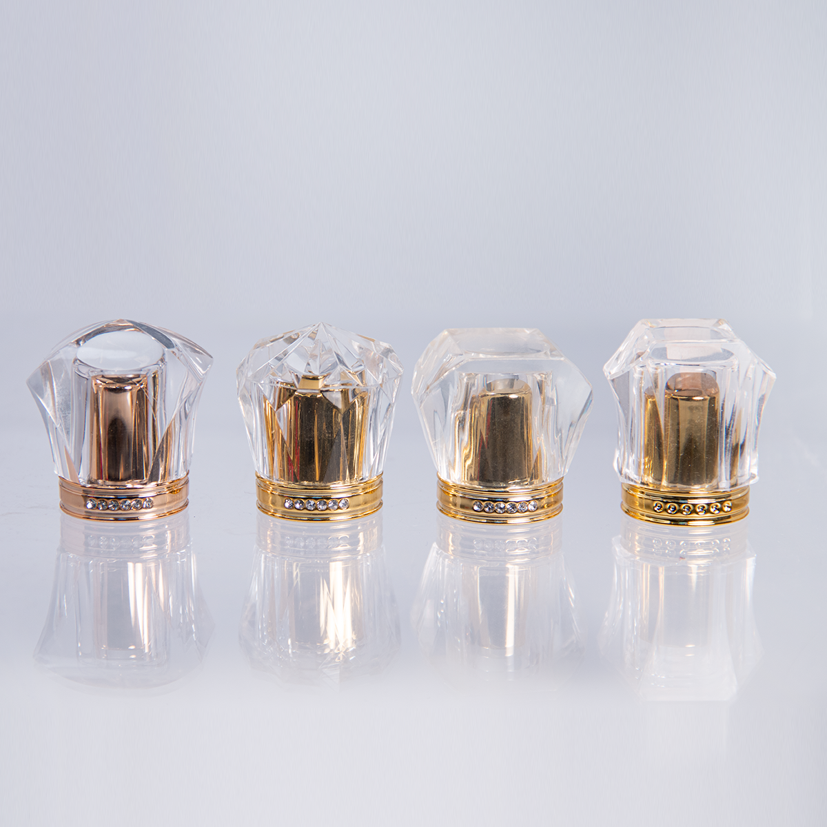 Luxury Custom Recyclable Crystal Perfume Cap with Pump Sprayer Seal