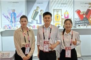 Partnership strategiche e visione globale: Daxin Glass all'avanguardia nell'innovazione del packaging dei profumi