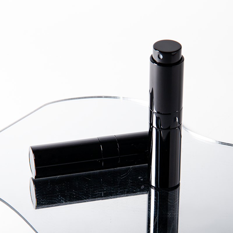 Empty 5ml Matte Black Aluminum Perfumed Bottles Portable Refillable Twist up Perfume Atomizer
