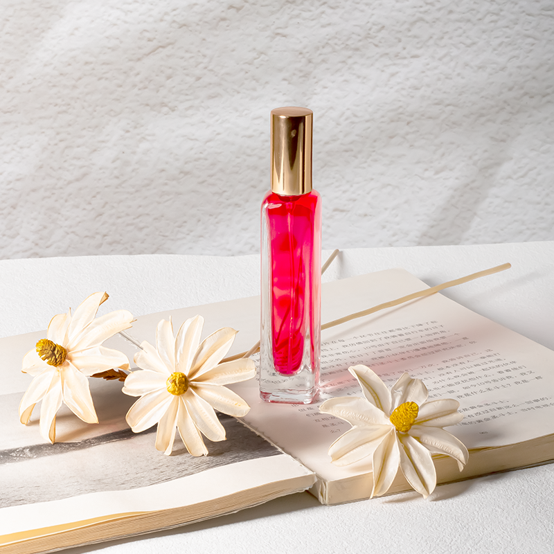 Refillable Screw Neck 13ml Rectangle Perfume Glass Bottle with Gold Cap