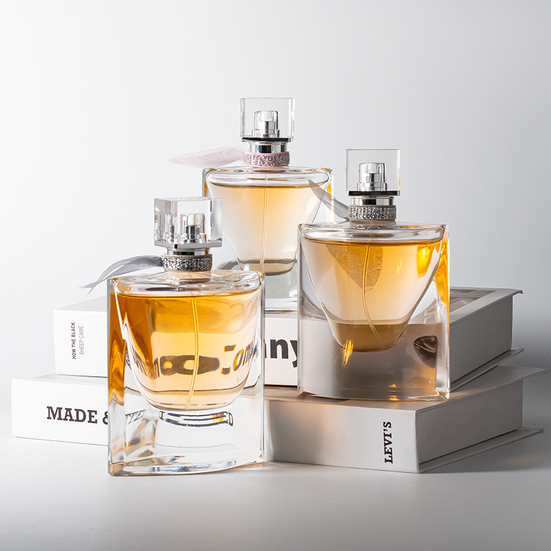 Wholesale Luxury Clear Glass Thick Wall Flat Square Empty Perfume Bottles with Mist Sprayer