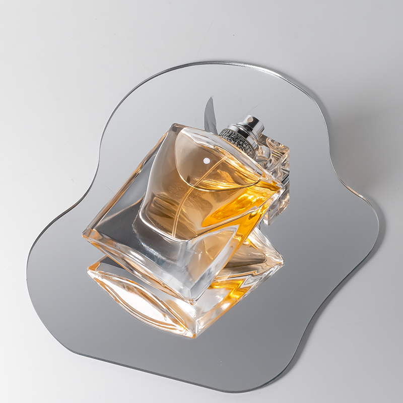 Wholesale Luxury Clear Glass Thick Wall Flat Square Empty Perfume Bottles with Mist Sprayer