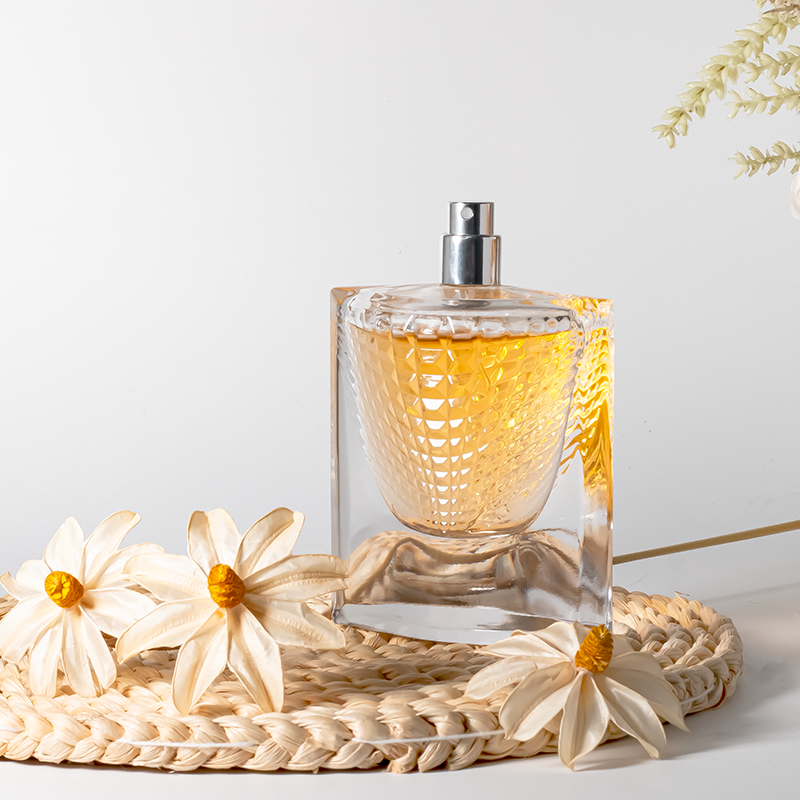 Wholesale Luxury Clear Glass Thick Wall Flat Square Empty Perfume Bottles with Mist Sprayer